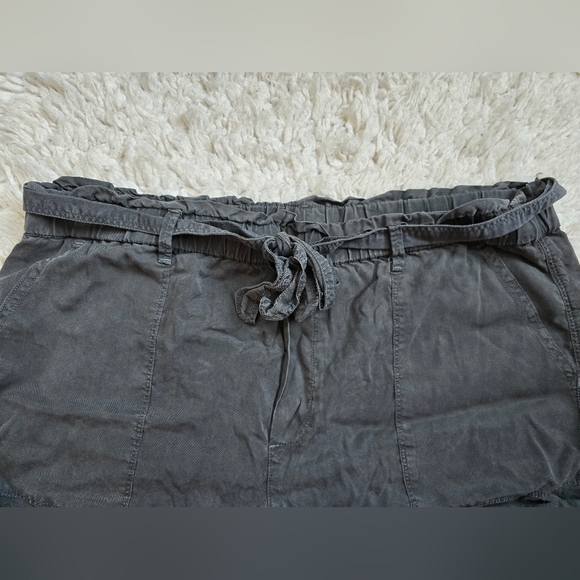 Aerie Women's Gray Casual Shorts - Picture 7 of 8